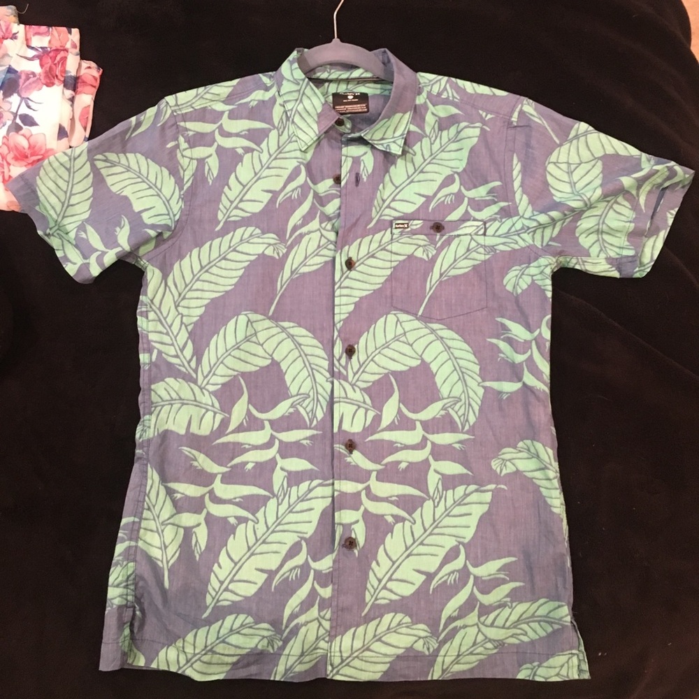 Hurley Floral Button down excellent condition